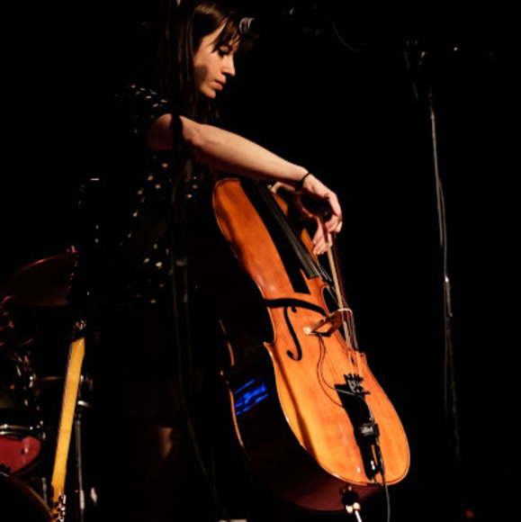 Meet your Posher, Laura - Picture 1 of 1